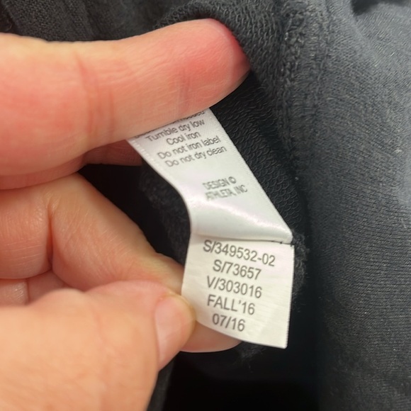 Athleta Cowl Neckline Studio long sleeve top black size small - Picture 5 of 8